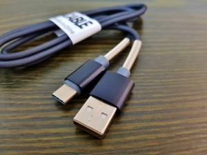 Charger Cable - Type C/1M With Aluminium Reinforcements Zipper  (EAM243P / MB-13684)