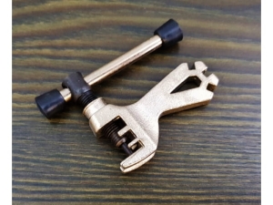 Chain breaker with spoke nipple wrench  ROZ2