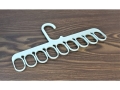 A space-saving hanger   MB-14188_EHO