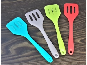 Silicone Slotted Spatula - 21cm   (EKW01811J)