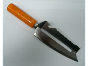 Peeler with wooden handle   MJ1937