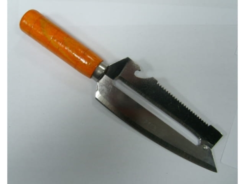 Peeler with wooden handle   MJ1937